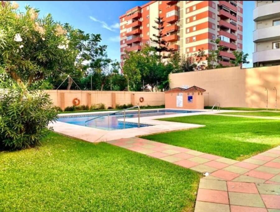 פואנגירולה Estudio Soleado Y Bien Ubicado מראה חיצוני תמונה